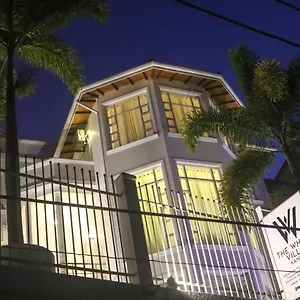 the-white-villa-kandy.kandyhotelsnow.com/
